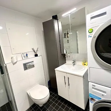 Very Cozy And Central Near The City Centre Apartment *